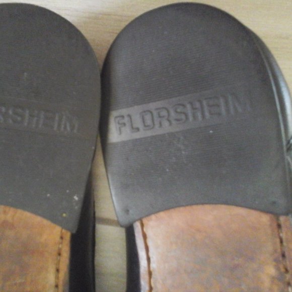 Florsheim Mens Black Leather Tasseled Slip On Loafer.   Size 11D main image 5